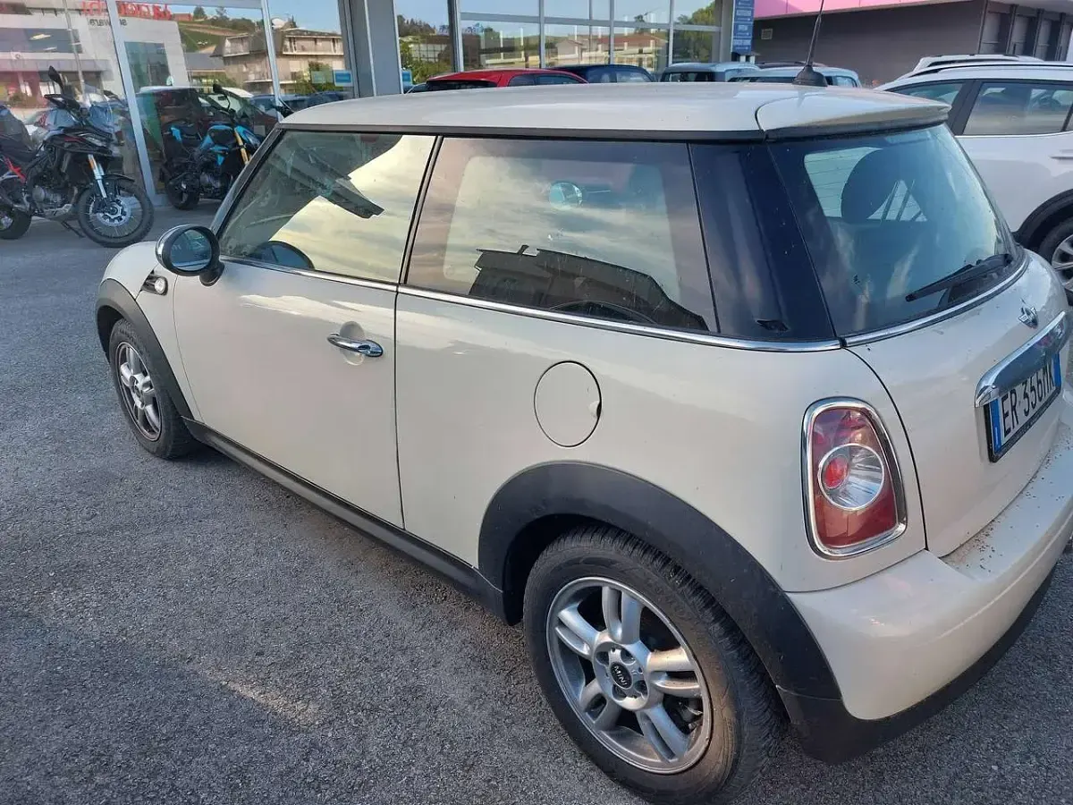 Usata Mini One D 90 CV (66 kW) 2013 Beige Utilitaria