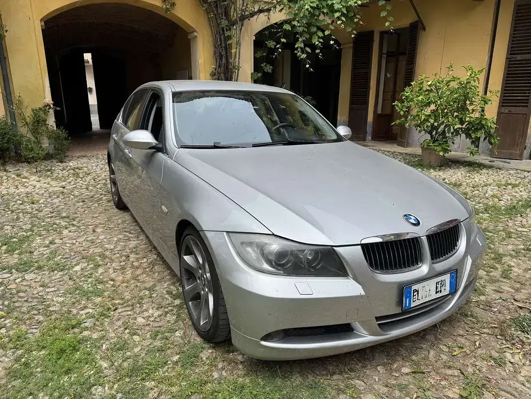 Usata BMW 335 286 CV (210 kW) 2007 Grigio Berlina