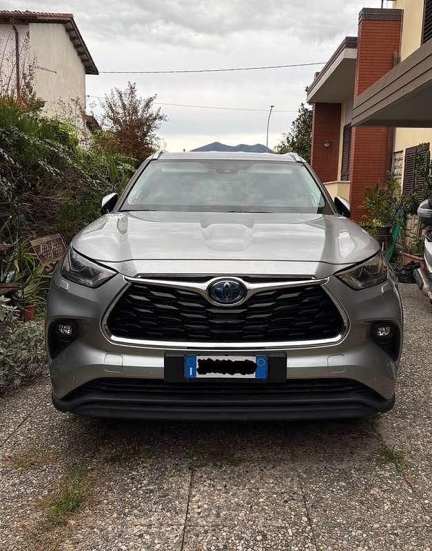 Usata Toyota Highlander Trend 247 CV (181 kW) 2021 Argento SUV