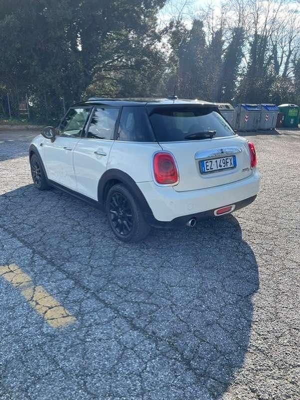 Usata Mini Cooper D Business 116 CV (85 kW) 2015 Beige Utilitaria