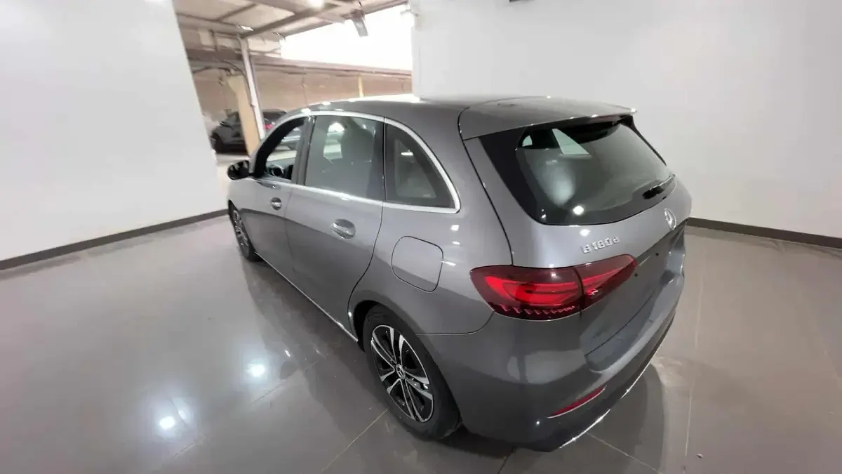Occasion Mercedes B180 Progressive 116 ch (85 kW) 2024 Gris Monospace