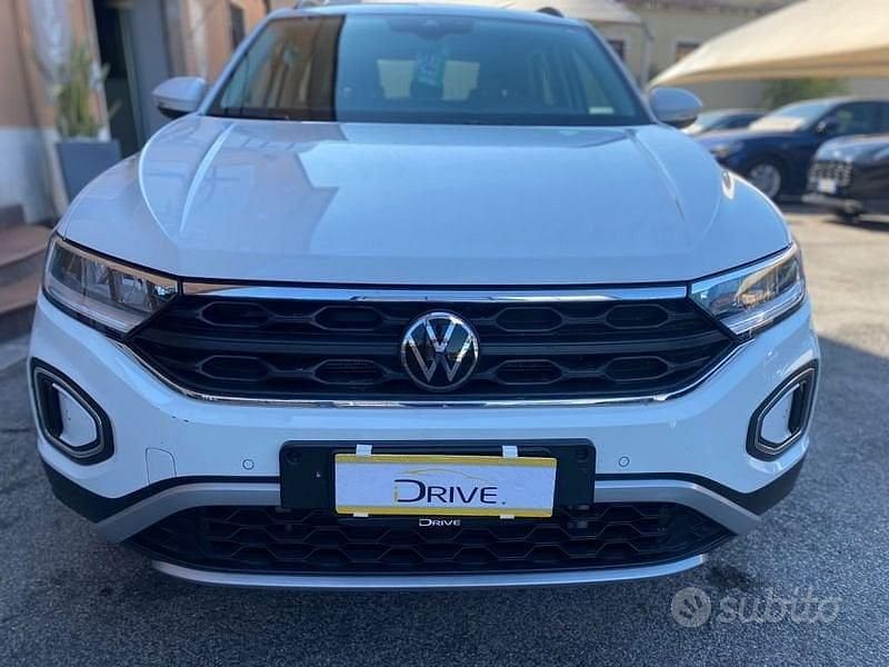 Usata VW T-Roc Life 150 CV (110 kW) 2023 Bianco SUV