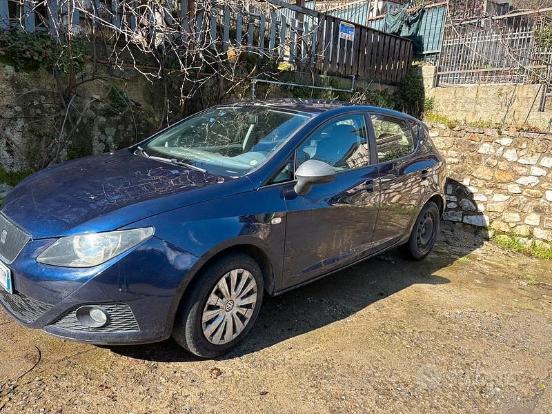 Usata Seat Ibiza Ecomotive 75 CV (55 kW) 2011 Blu Utilitaria