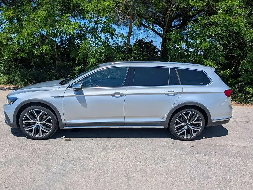 Usata VW Passat Alltrack 200 CV (147 kW) 2021 Argento Station wagon