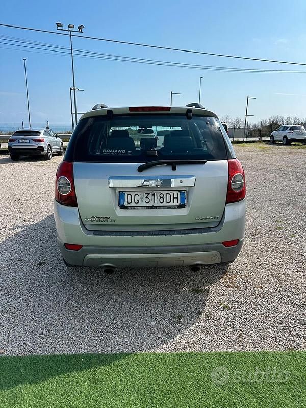 Usata Chevrolet Captiva LS 150 CV (110 kW) 2007 Grigio SUV