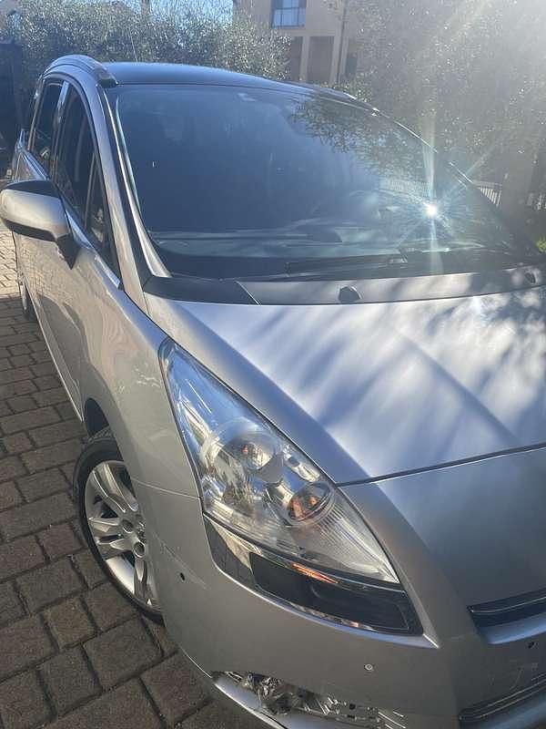 Usata Peugeot 5008 Business-Line 150 CV (110 kW) 2011 Grigio Monovolume