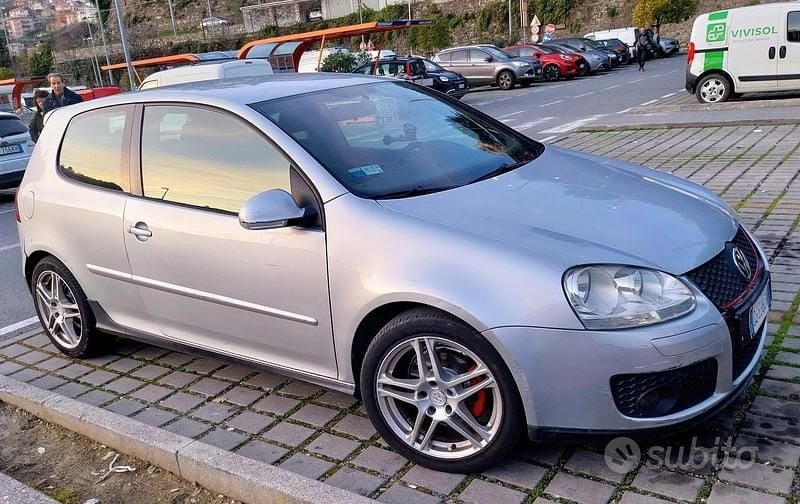 Usata VW Golf IV 140 CV (102 kW) 2005 Grigio Berlina