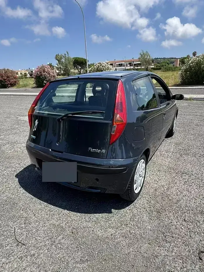Usata Fiat Punto 60 CV (44 kW) 2001 Nero Utilitaria