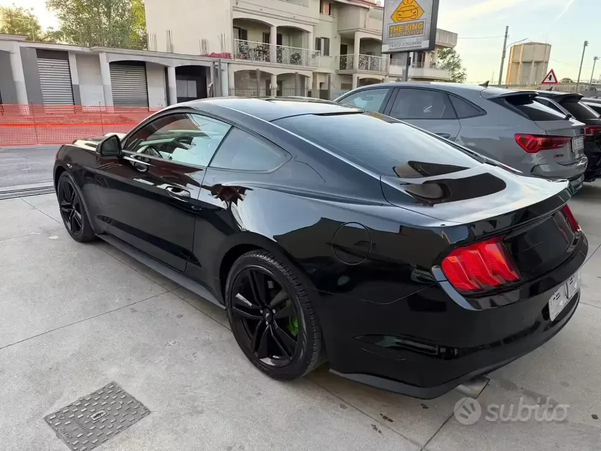 Usata Ford Mustang Fastback 317 CV (233 kW) 2016 Nero Coupé