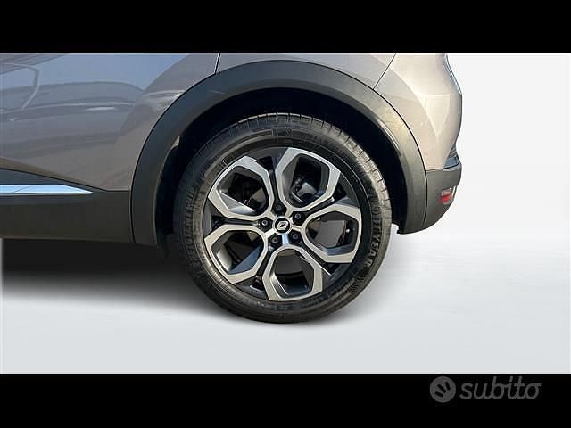 Usata Renault Captur Techno 94 CV (69 kW) 2023 Grigio scuro SUV