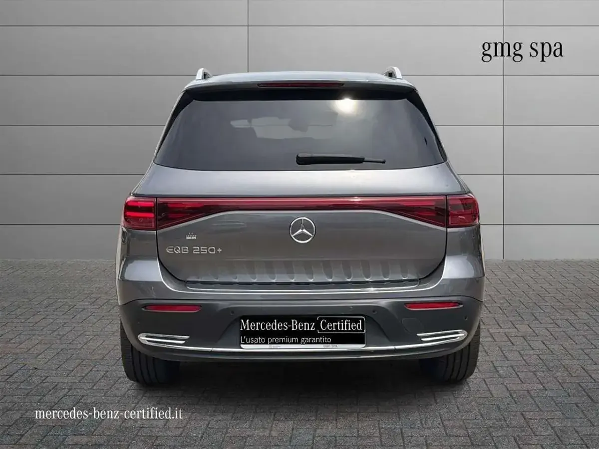 Usata Mercedes EQB250+ Advanced Plus 139 kW (190 CV) 2024 Grigio SUV