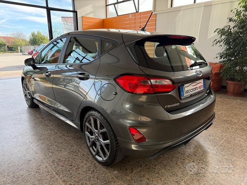 Usata Ford Fiesta ST 125 CV (91 kW) 2022 Grigio Berlina