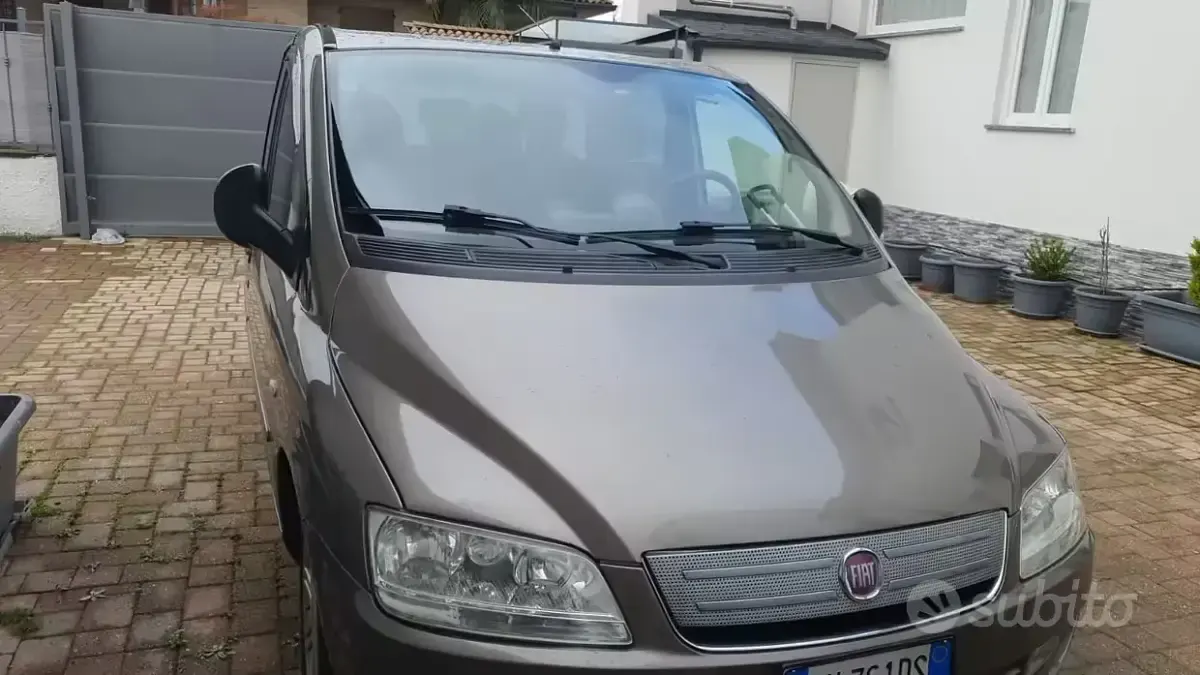Usata Fiat Multipla 120 CV (88 kW) 2009 Marrone Monovolume