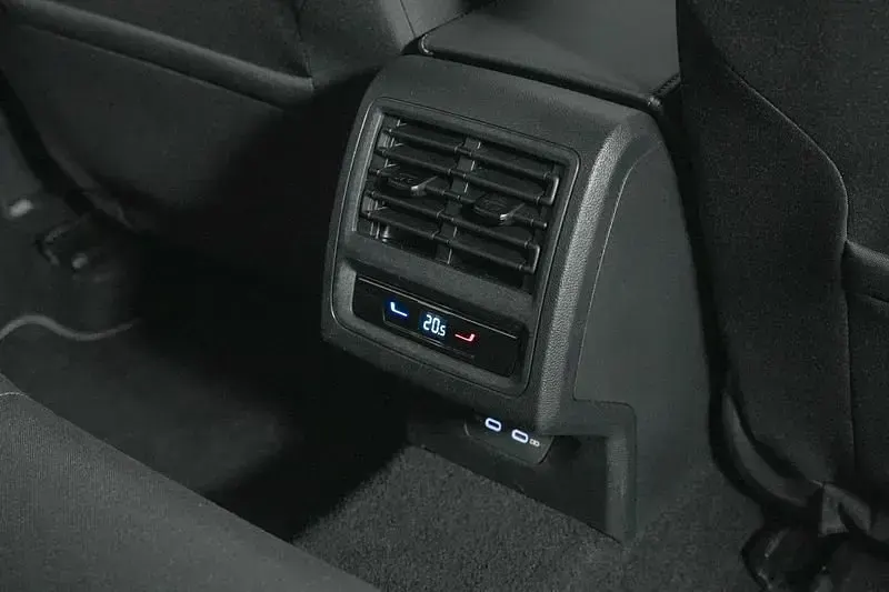 Usata VW Golf VIII Life 116 CV (85 kW) 2025 Nero