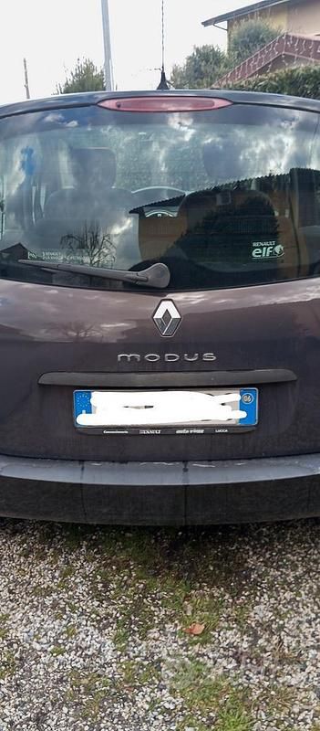 Usata Renault Modus 75 CV (55 kW) 2006 Nero Monovolume