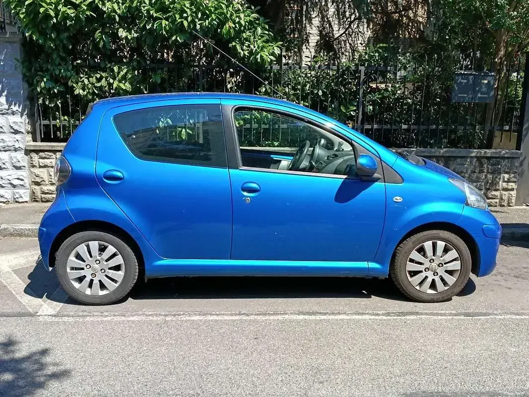 Usata Toyota Aygo Sol 68 CV (50 kW) 2010 Utilitaria