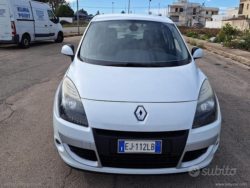 Usata Renault Scénic III Luxe 110 CV (80 kW) 2011 Bianco Monovolume