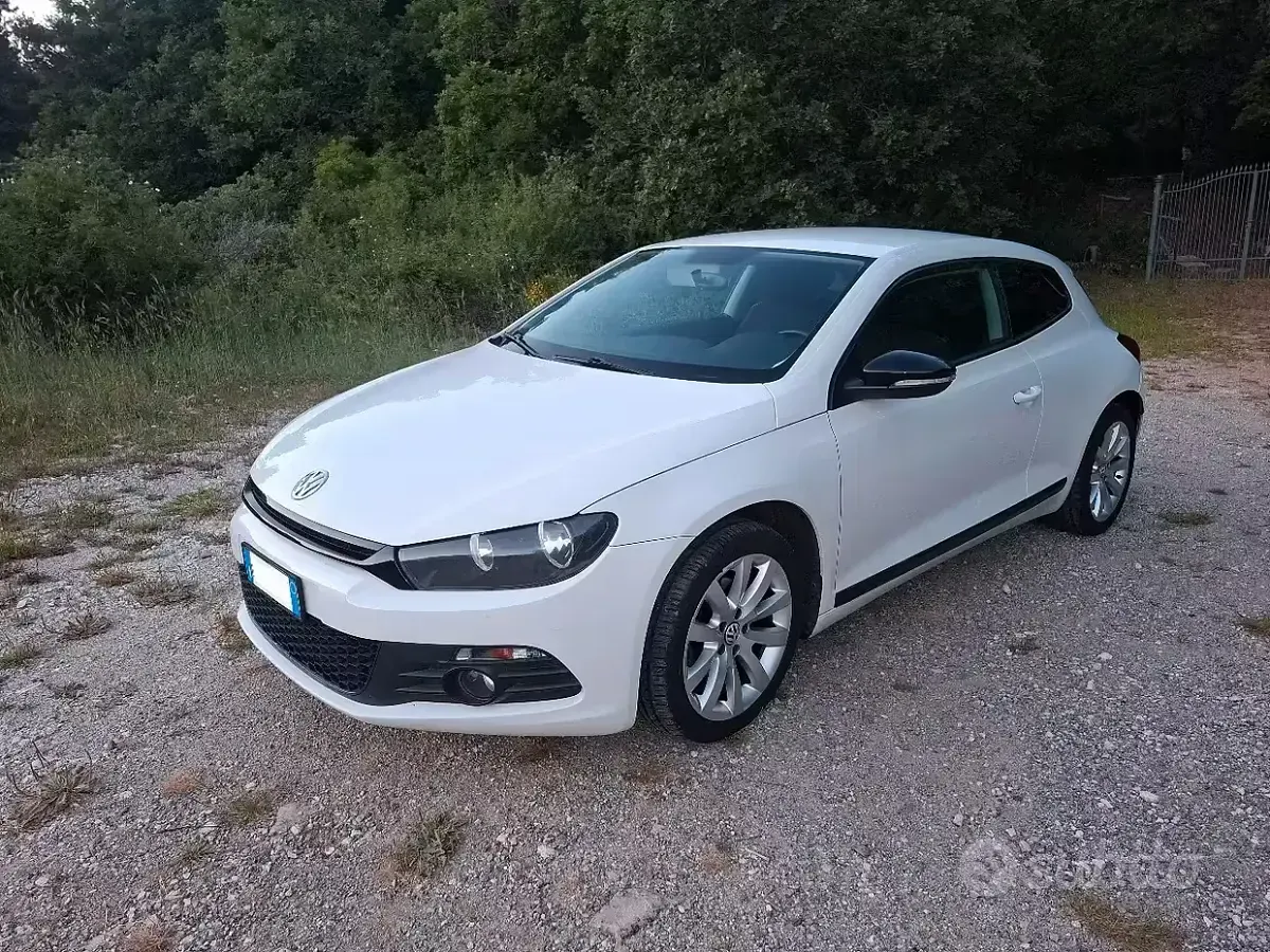 Usata VW Scirocco 122 CV (89 kW) 2012 Bianco Coupé