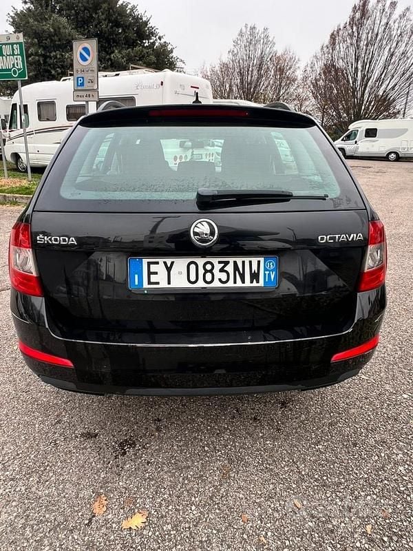 Usata Skoda Octavia 110 CV (80 kW) 2015 Nero Station wagon