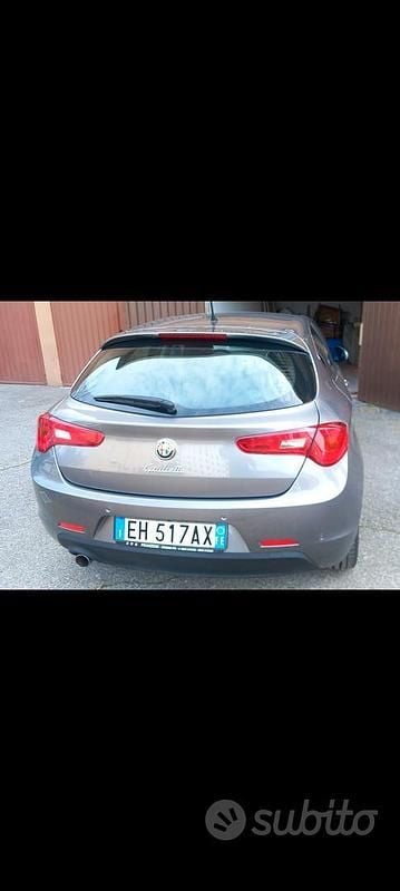 Usata Alfa Romeo Giulietta 170 CV (125 kW) 2011 Grigio Utilitaria