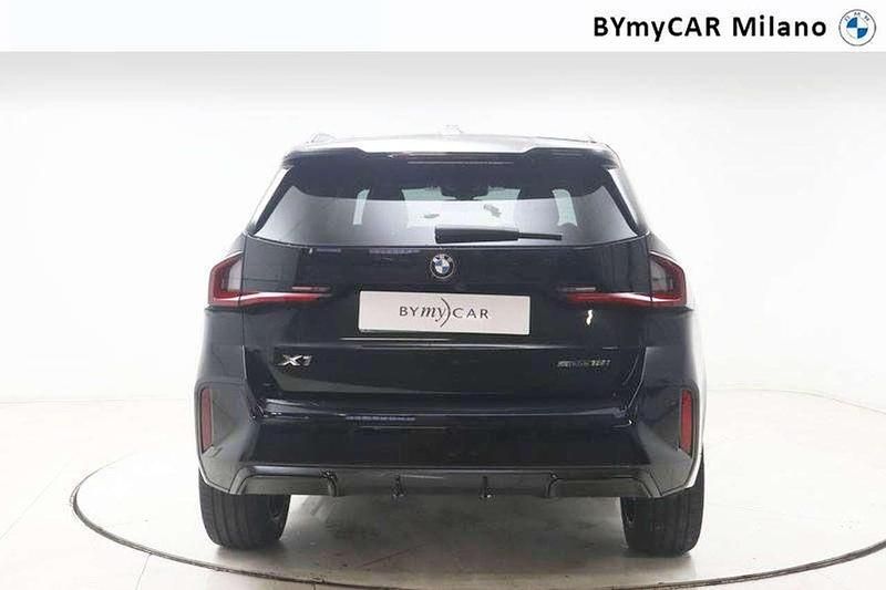 Nuova BMW X1 M Sport 136 CV (100 kW) 2026 Black sapphire metallizzato SUV