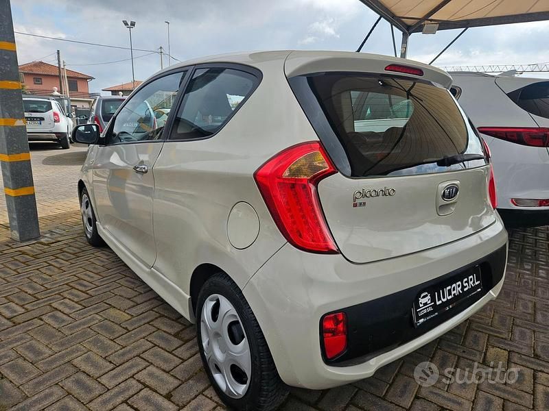 Occasion Kia Picanto Sport 69 ch (50 kW) 2011 Blanc Citadine