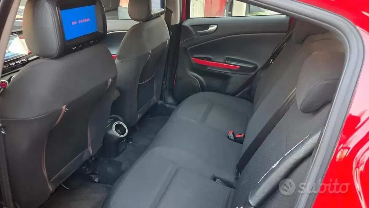 Usata Alfa Romeo Giulietta 105 CV (77 kW) 2012 Rosso Utilitaria