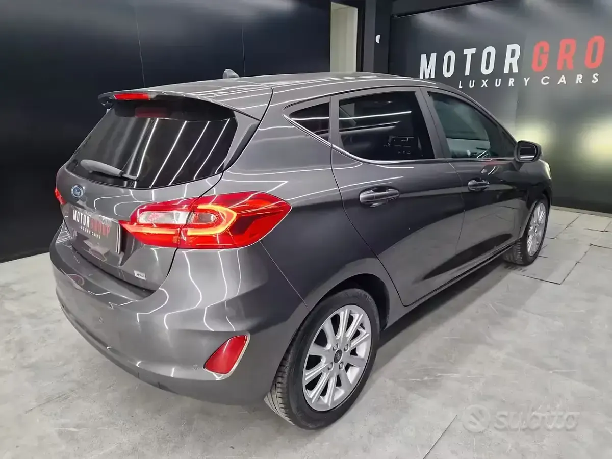 Usata Ford Fiesta Titanium 75 CV (55 kW) 2020 Grigio Utilitaria