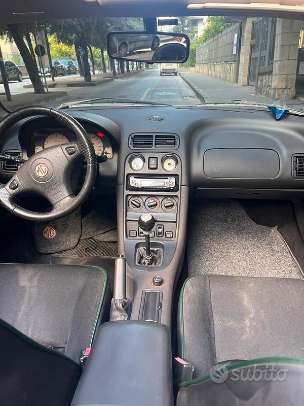 Usata MG F 120 CV (88 kW) 1999 Rosso Cabrio