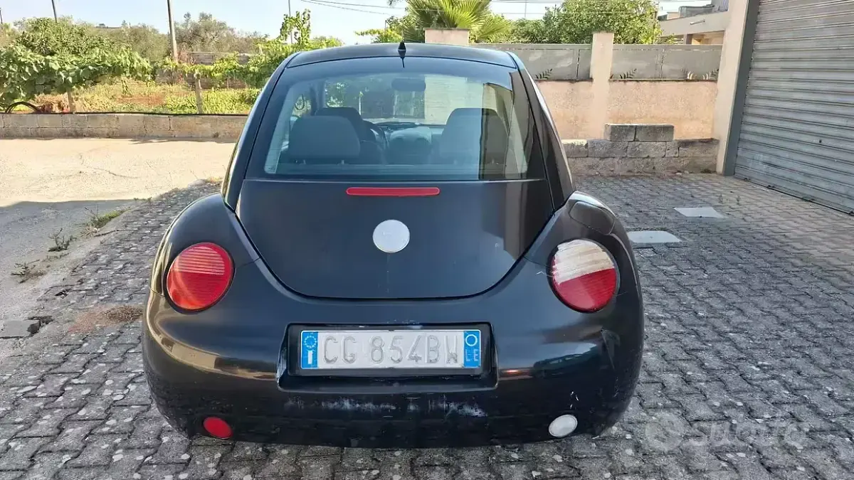 Usata VW New Beetle 105 CV (77 kW) 2003 Nero Utilitaria