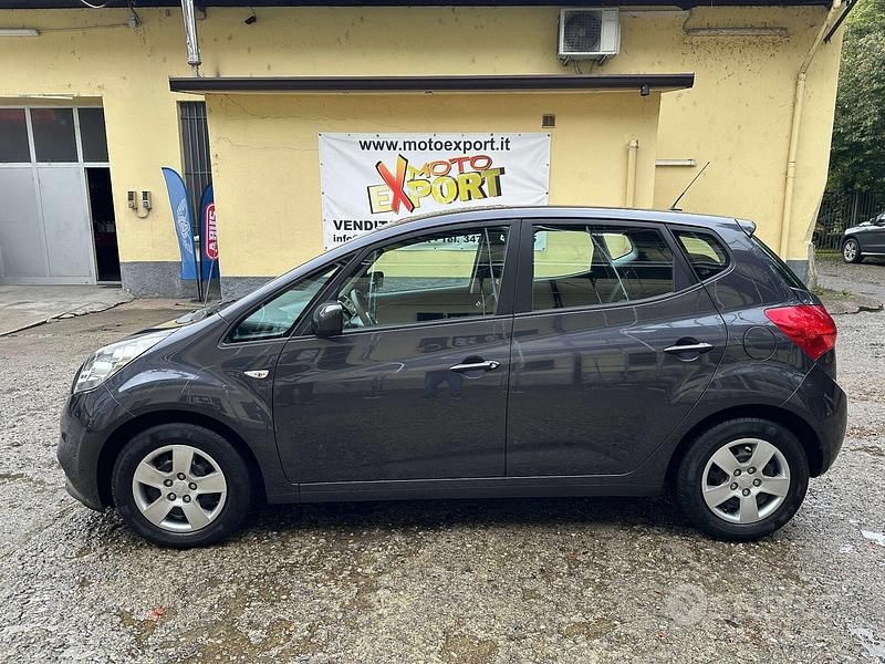 Usata Kia Venga 90 CV (66 kW) 2017 Grigio Utilitaria