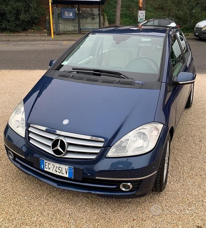 Usata Mercedes A160 Elegance 95 CV (69 kW) 2011 Blu Monovolume