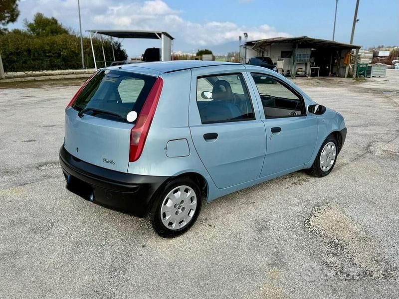 Usata Fiat Punto 60 CV (44 kW) 2002 Blu Utilitaria