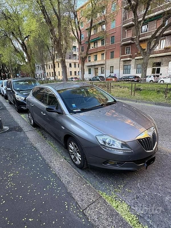 Usata Lancia Delta 2011 Grigio Utilitaria