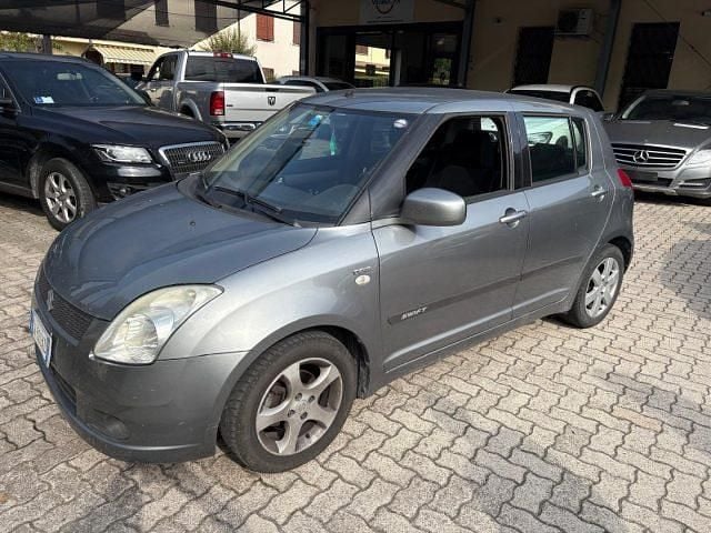 Usata Suzuki Swift GLX 69 CV (50 kW) 2005 Grigio(met.) Utilitaria