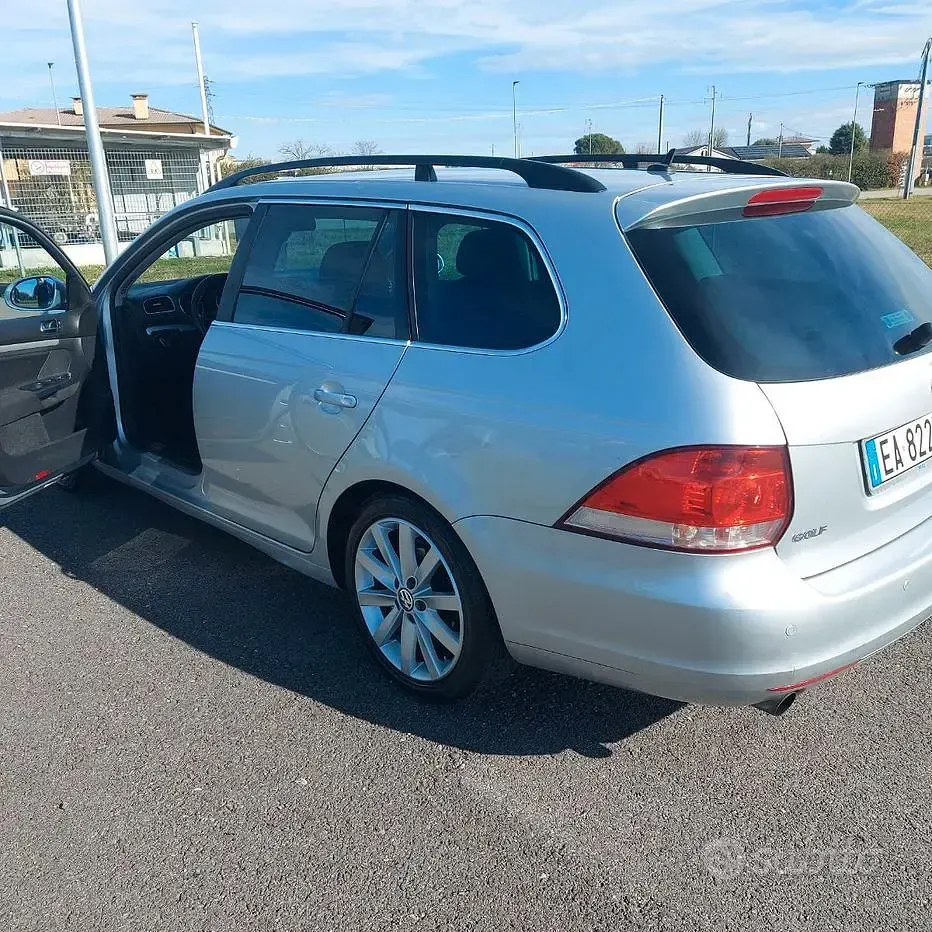 Usata VW Golf VI 105 CV (77 kW) 2010 Utilitaria