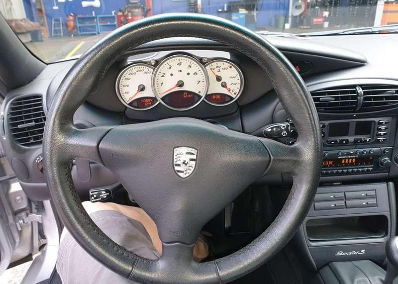 Usata Porsche 986 Boxster 252 CV (185 kW) 2000 Argento Cabrio