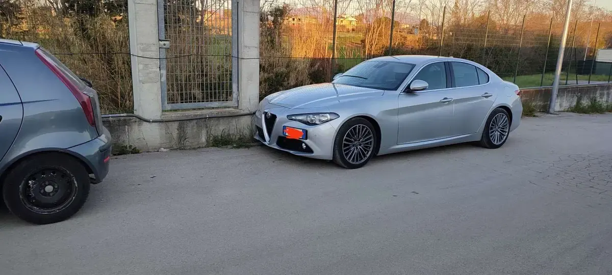 Usata Alfa Romeo Giulia Super 180 CV (132 kW) 2017 Grigio Berlina