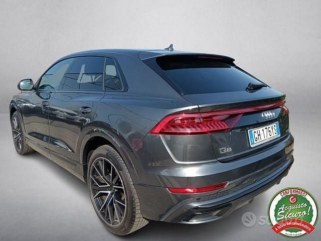 Usata Audi Q8 S-Line 286 CV (210 kW) 2022 Grigio SUV