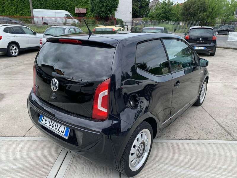 Usata VW up! Highline 75 CV (55 kW) 2016 Nero Utilitaria