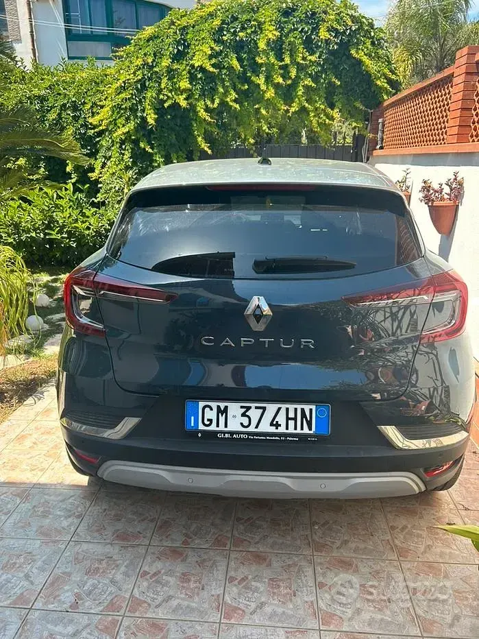 Usata Renault Captur 101 CV (74 kW) 2023 Blu SUV