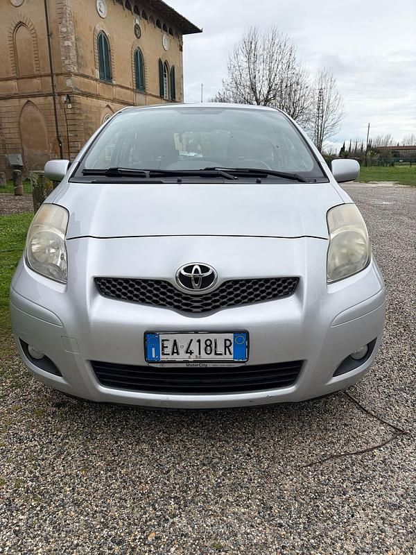 Usata Toyota Yaris 69 CV (50 kW) 2010 Utilitaria