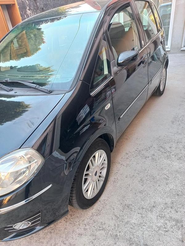 Usata Lancia Musa 77 CV (56 kW) 2009 Nero Monovolume