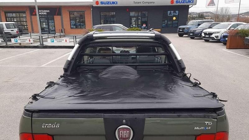 Usata Fiat Strada 95 CV (69 kW) 2013 Verde Pick-up