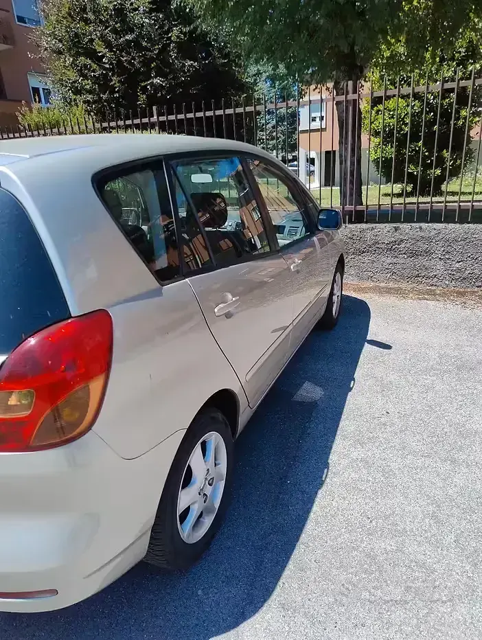 Usata Toyota Corolla Verso 110 CV (80 kW) 2002 Monovolume