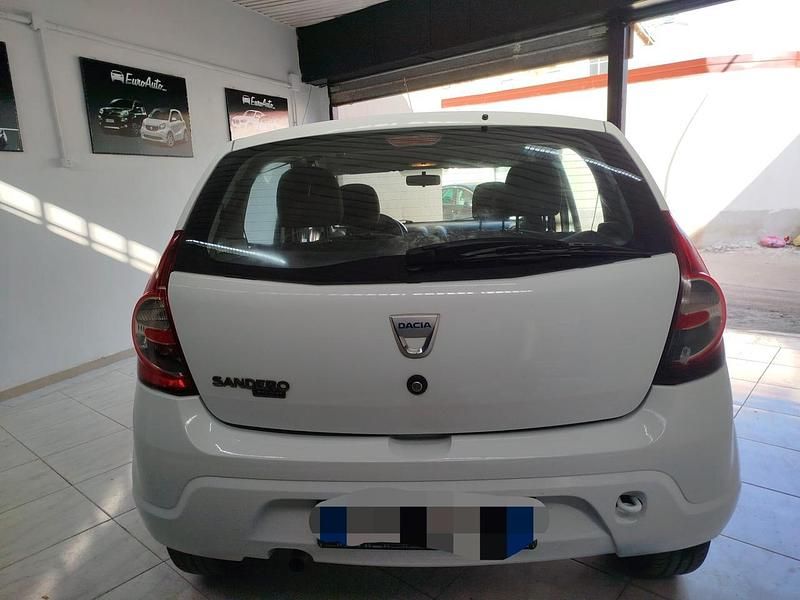 Usata Dacia Sandero 74 CV (54 kW) 2010 Bianco Berlina