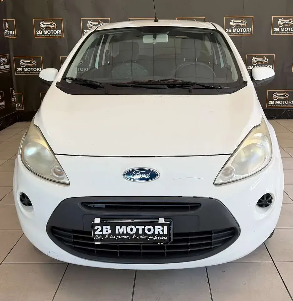 Usata Ford Ka Titanium 75 CV (55 kW) 2010 Bianco Utilitaria