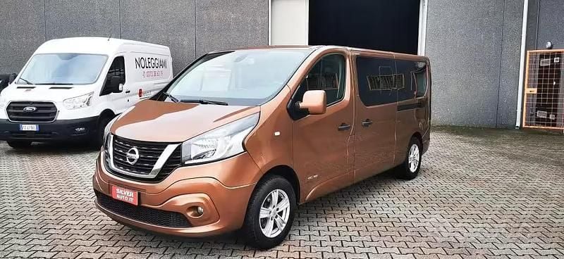 Usata Nissan NV300 S 145 CV (106 kW) 2018 Marrone metallizzato Furgone