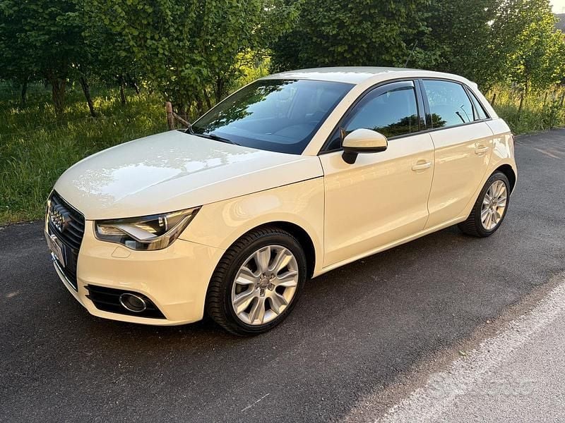 Usata Audi A1 Ambition 105 CV (77 kW) 2012 Bianco Utilitaria