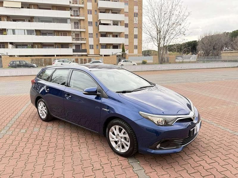 Usata Toyota Auris Touring Sports Business Edition 99 CV (72 kW) 2018 Blu/azzurro Station wagon